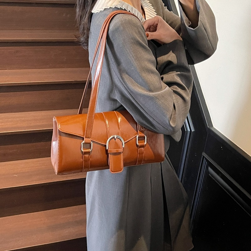 Geantă de umăr din PU, siluetă cilindrică, stil urban simplu, închidere cu capac, interior cu fermoar pentru utilizare zilnică