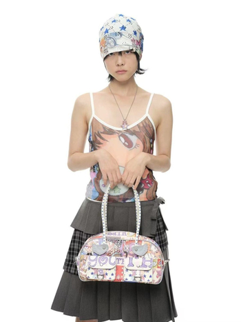 Koreai Youthbath × Oliwa Boston táska – PU anyag, vízszintes négyszögletes forma, zipzár, poliészter bélés, dupla vállpánt