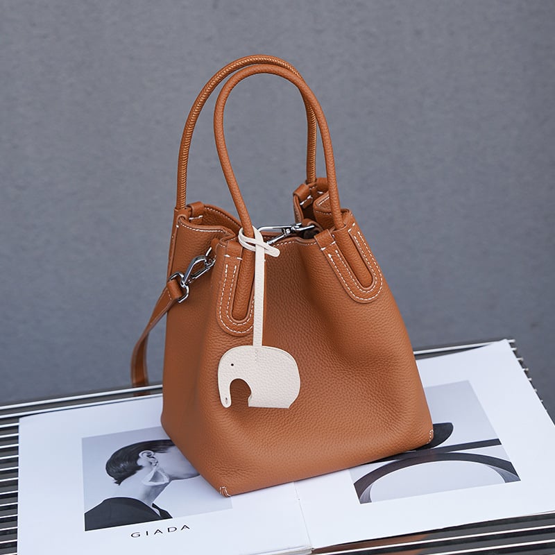 Чанта от първокласна телешка кожа | чанта-кошничка в стил кошница за зеленчуци, магнитно закопчаване, вътрешен джоб с цип, една презрамка