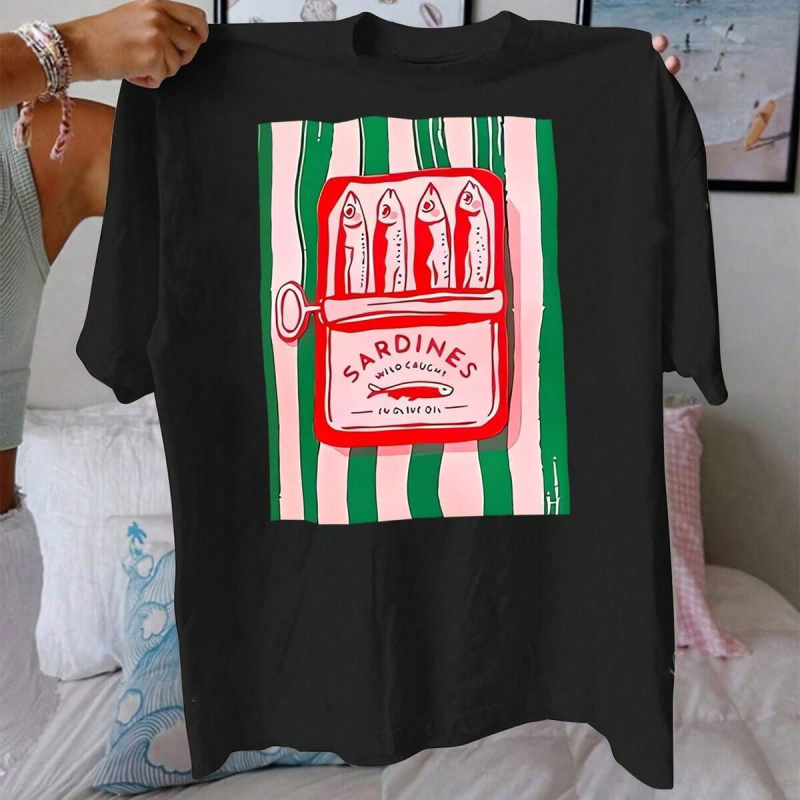 Tricou damă din bumbac cu imprimeu sardine, guler rotund, mâneci scurte, croială lejeră