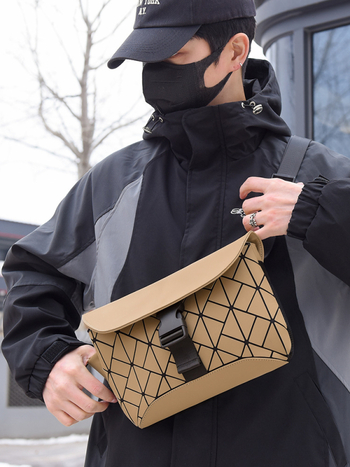 Férfi mellkasi keresztpántos táska PU bőr, kopásálló, nylon bélés, mindennapi használatra