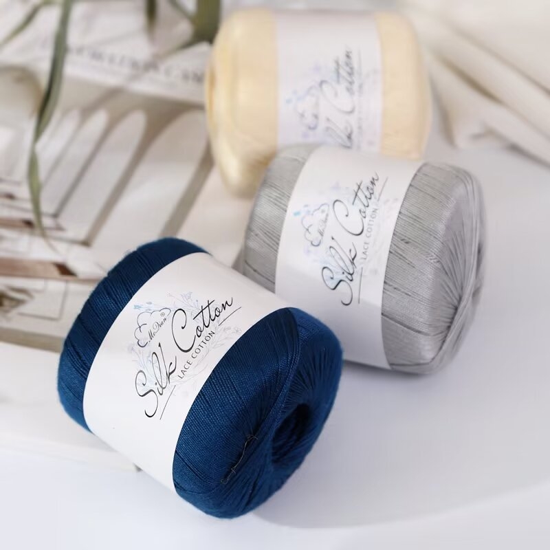 Dadi siūlai rankdarbiams — worsted, grupinis siūlas, šukuotas