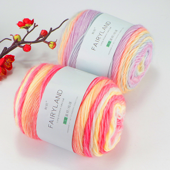 Βαμβακερή κλωστή cake-line με gradient βαφή για πλέξιμο (Τεχνική: worsted; Μορφή κλώνου: σφαίρα/τροχός; Προέλευση: Επαρχία Χεμπέι, νομός Λιξιάν; Κύρια χρήση: πλέξιμο)