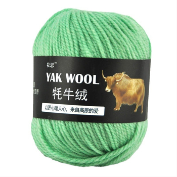 Yak velvet 3 pavedienu vilnas dzija adīšanai un tamborēšanai, worsted spun, rolēs