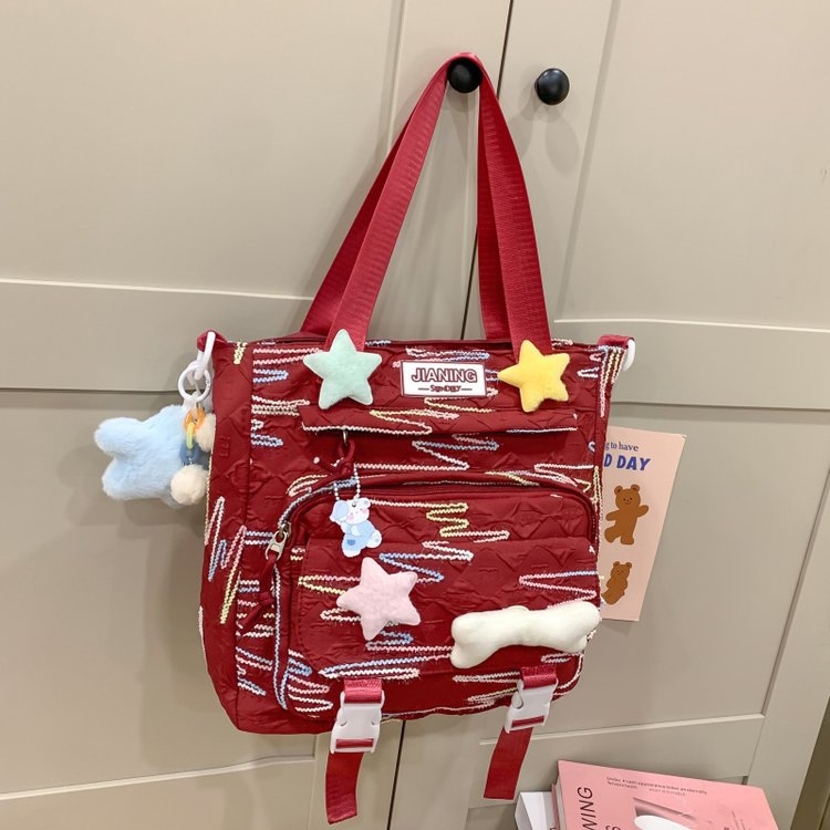 Fendel nejlon iskolatáska lányoknak, csíkos mintázat, friss és édes stílus, 20–35L, 14 hüvelykes laptophoz alkalmas, ergonomikus ívelt vállpántok, terheléscsökkentő kialítás, 2025 tavasz