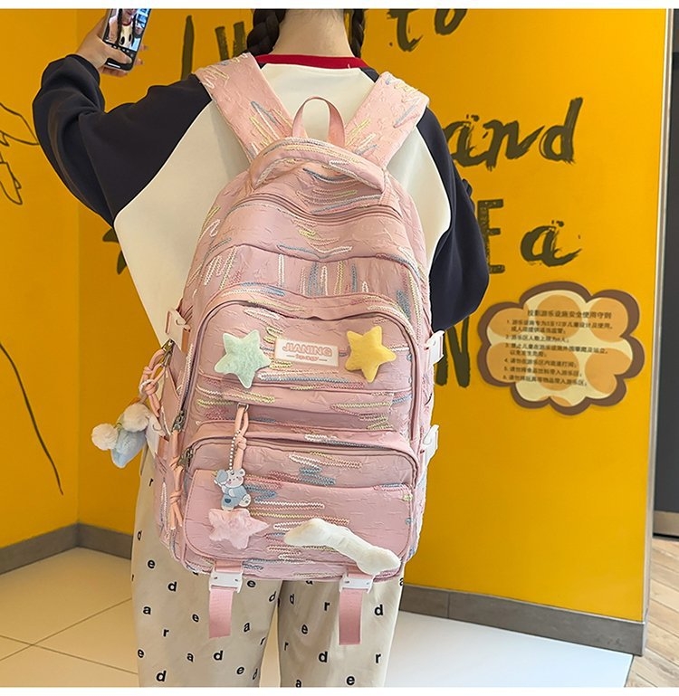 Fendel nejlon iskolatáska lányoknak, csíkos mintázat, friss és édes stílus, 20–35L, 14 hüvelykes laptophoz alkalmas, ergonomikus ívelt vállpántok, terheléscsökkentő kialítás, 2025 tavasz