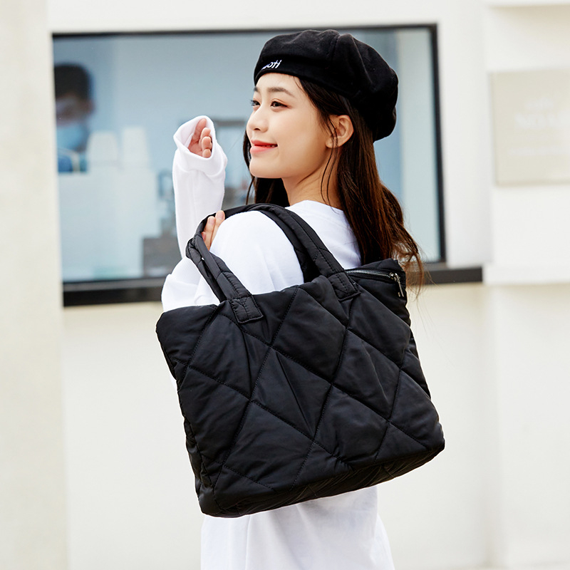 Tote táska – Utcai trend, Oxford anyag, Tote Bag stílus, poliészter bélés, cipzáros zárás