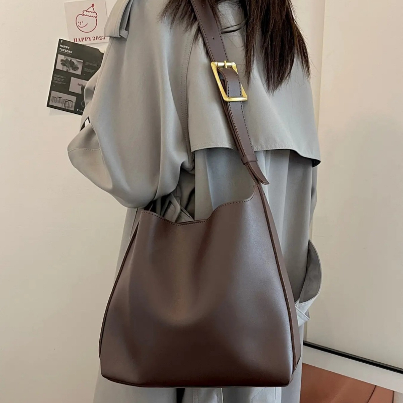 PU anyagú vödör táska, vízszintes négyzet alakú forma, mágneszár, Butterfly Dance márka