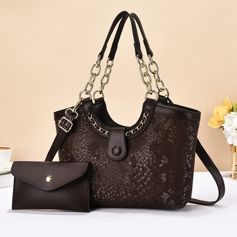 Koreai stílusú divat válltáska, nyár 2025: függőleges négyszögletes siluett, cipzáros nyitás, PU anyag, PU bélés, belső zsebek (cipzáros rekesz, telefon rekesz, ID rekesz)