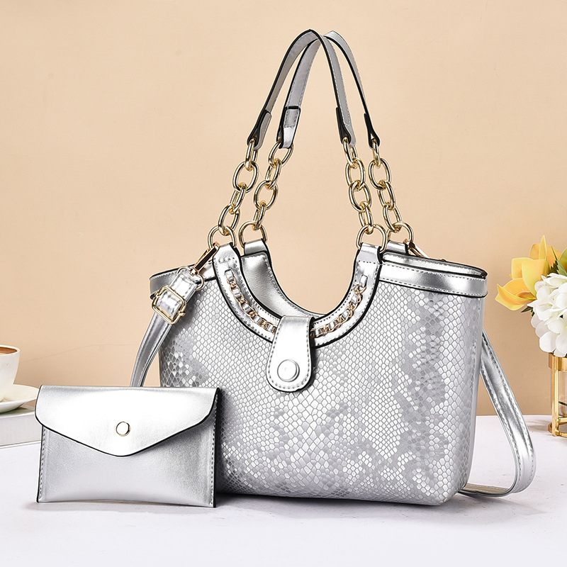 Koreai stílusú divat válltáska, nyár 2025: függőleges négyszögletes siluett, cipzáros nyitás, PU anyag, PU bélés, belső zsebek (cipzáros rekesz, telefon rekesz, ID rekesz)