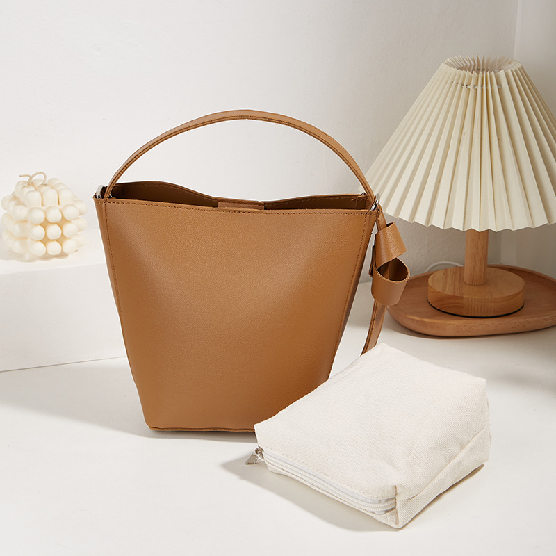 Utcai stílusú vödör táska PU anyagból, mágneses zárás, belső rekeszek: rejtett cipzáras zseb, telefonzseb, ID-zseb