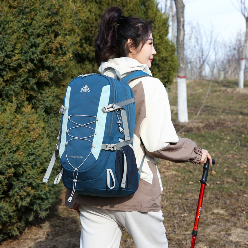 Ultra lengvas sportinis kuprinė su oro pagalvėmis dirželiais ir poliesterio pamušalu, skirta alpinizmui ir dviračių mėgėjams