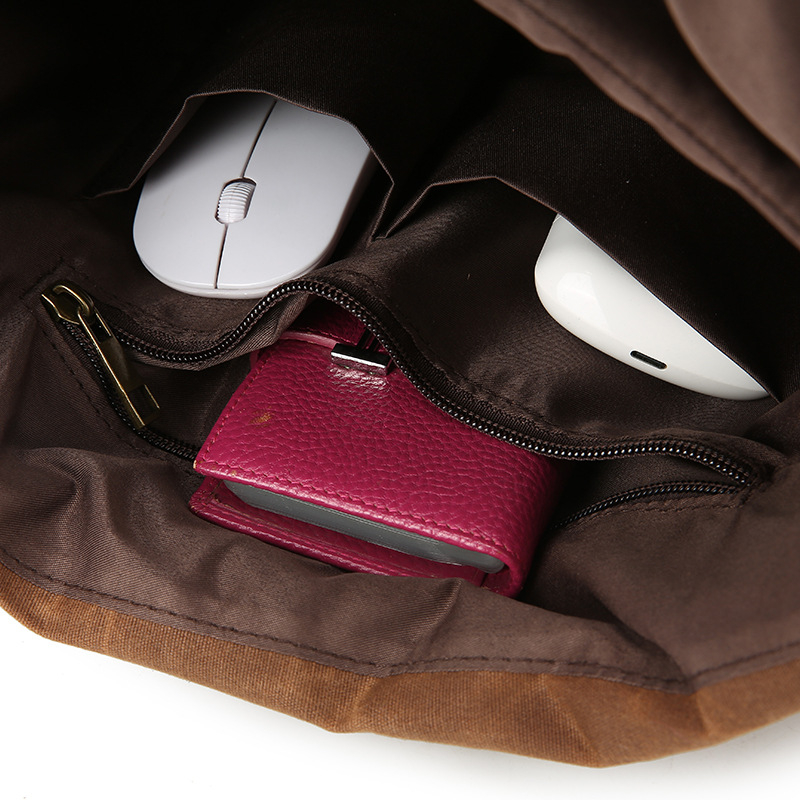 Rucsac pentru drumeții în aer liber: pânză impermeabilă, bretele curbate; capacitate sub 20 L, încăpător pentru laptop de 12 inch