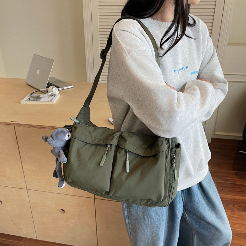 Női Tote táska utcai divat stílusban, nylonból, vízszintes négyzet alak, cipzáras nyitás