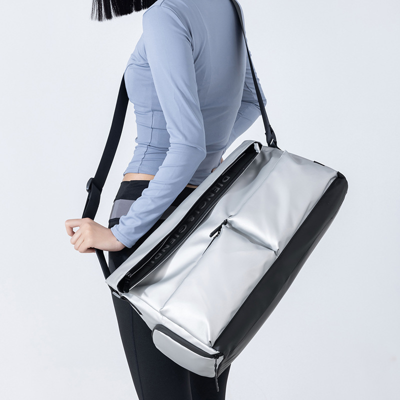 Idigi tornazsák száraz–nedves elválasztással, 20–35L, Leather Film, vízálló, bővítés