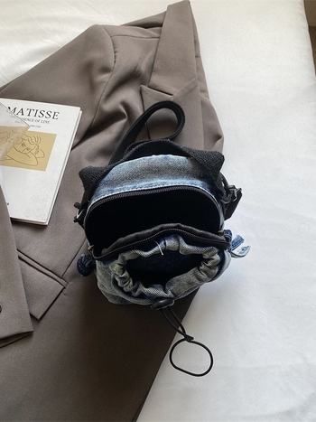 Geantă din denim, tip bucket, cu șnur, căptușeală din nylon, buzunar intern pentru telefon