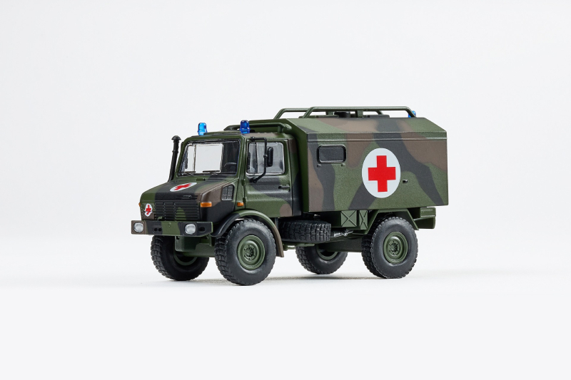 Mcdi Unimog U1300L офроуд спасителен RV модел автомобил, сплавно тяло, мащаб 1:64, ръчно управление