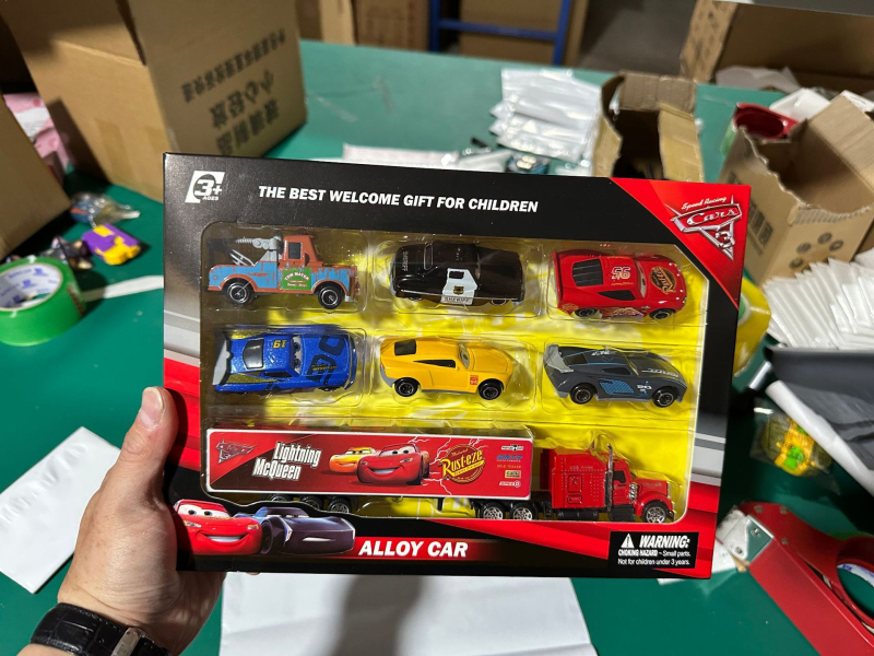 Модел автомобил от сплав, инерционен механизъм, без електрическо захранване