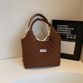 Чанта – градски стил, найлон, хоризонтално квадратна форма, открита горна част, подплата от полиестер, джоб за телефон и ID карта, зима 2024