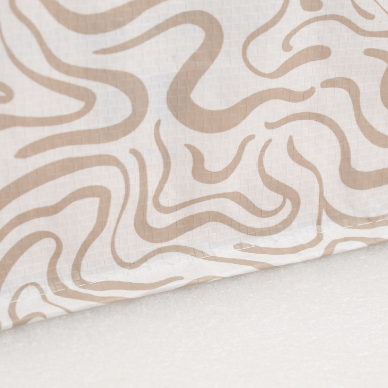 Rankomis pintas PP pirkinių krepšys drabužiams, 25 kg apkrova, spalvotos spauda + laminavimas