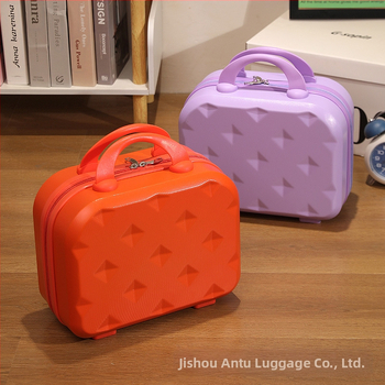 Βαλίτσα ταξιδιού ABS+PC, άνοιγμα με φερμουάρ, τροχός μονής κατεύθυνσης, βάρος περίπου 0,7 kg, συμβατικό κλείσιμο με συνδυασμό