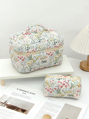 Несесер за козметика и тоалетни принадлежности – голям капацитет, памучна материя, каре принт, подплата от полиестер, Berg