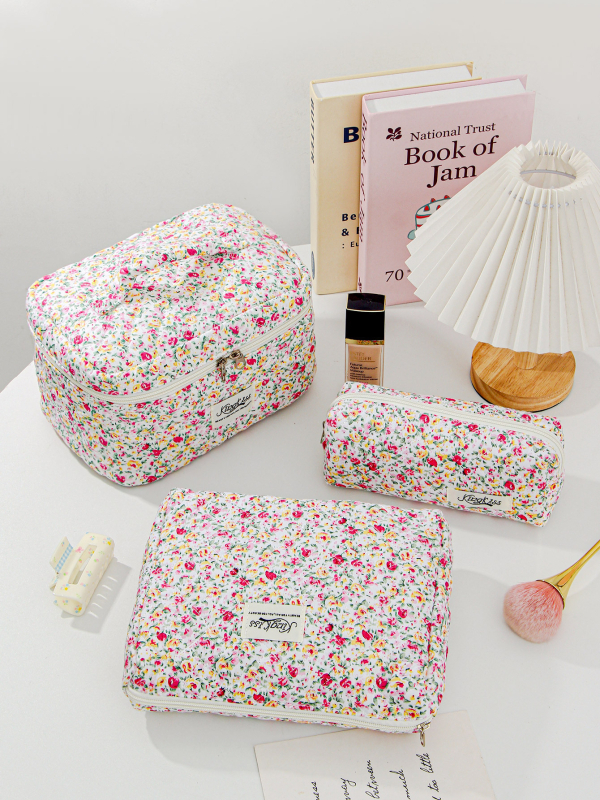 Nagy kapacitású kozmetikai neszeszer – pamut anyag, kockás minta, poliészter bélés, Berg márka