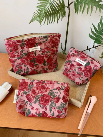 Дамска козметична чанта-клач: полиестер, флорален жакард, подплата платно, марка YETONADO