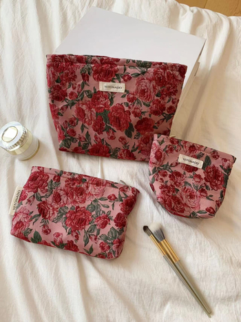 Дамска козметична чанта-клач: полиестер, флорален жакард, подплата платно, марка YETONADO