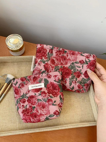 Дамска козметична чанта-клач: полиестер, флорален жакард, подплата платно, марка YETONADO