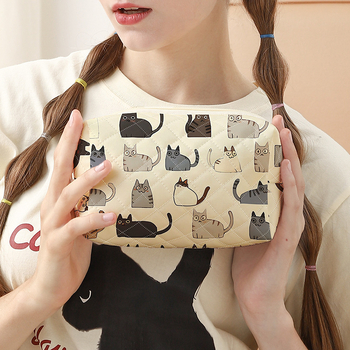 Qiantu márkás kozmetikai táska geometriai mintával — rombusz anyag, poliészter bélés, 2024 nyári kiadás