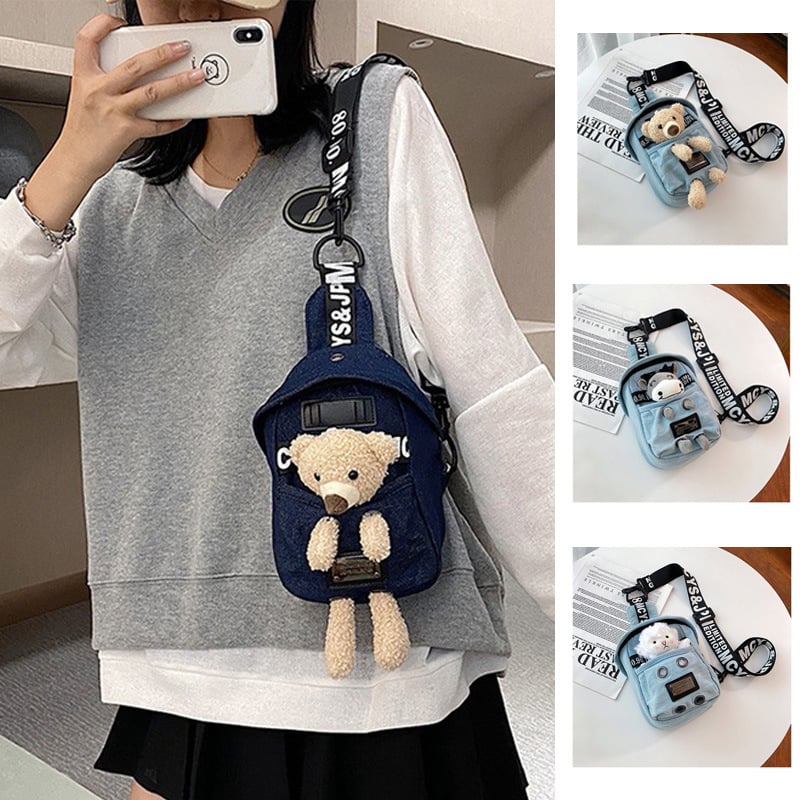 Geantă de damă din canvas, crossbody cu ursuleț pluș, stil street, formă vertical pătrată, închidere cu fermoar, căptușeală poliester.
