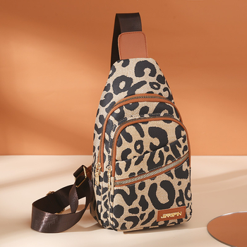 Geantă de umăr în stil stradal, imprimeu leopard, material PU, căptușeală poliester, închidere cu fermoar, buzunar intern cu fermoar și buzunar pentru telefon
