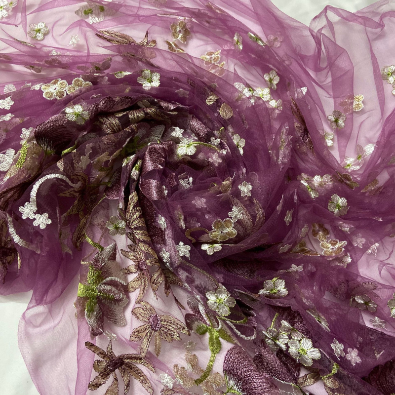 Nailono pluošto tinklinis audinys su siuvinėjimu suknelėms ir sijoms