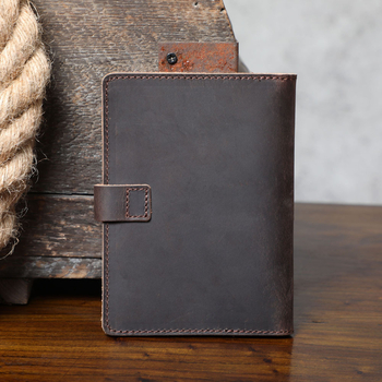 Unisex kelionėms skirtas paso dėklas iš tikros karvės odos su magnetiniu užsegimu — paso kišenė, kortelių ir ID kišenės, nuotraukų kišenė, galimybė suasmeninti logotipą