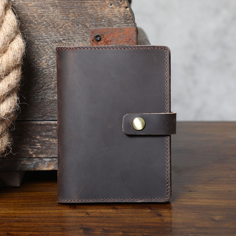 Unisex kelionėms skirtas paso dėklas iš tikros karvės odos su magnetiniu užsegimu — paso kišenė, kortelių ir ID kišenės, nuotraukų kišenė, galimybė suasmeninti logotipą