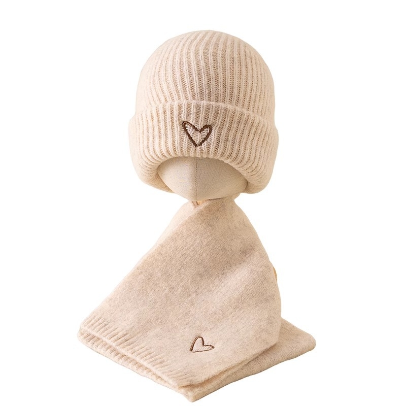 Gyerekeknek készült pulóver sapka – akril, kupola alakú csúcs, perem nélkül, meleg, hímzett, 2–4, 4–6 és 8–10 év