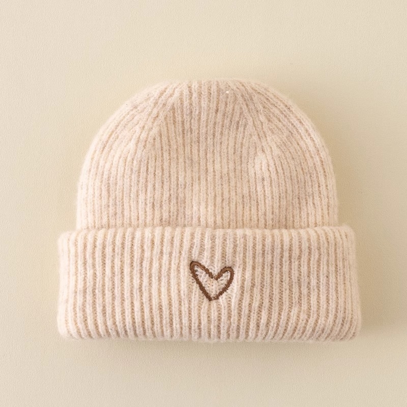 Gyerekeknek készült pulóver sapka – akril, kupola alakú csúcs, perem nélkül, meleg, hímzett, 2–4, 4–6 és 8–10 év