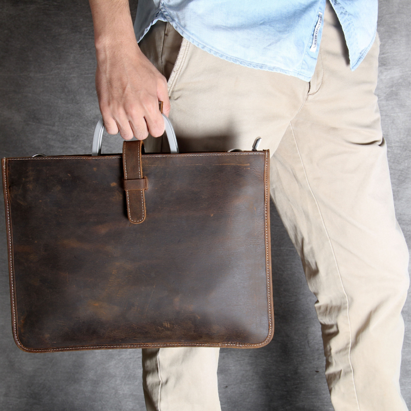 Férfi válltáska valódi bőrből – retro stílus, vízszintes négyzet alakú forma, cipzáras nyitás, belső rekesz ID-hez, telefonhoz és cipzáras zsebhez