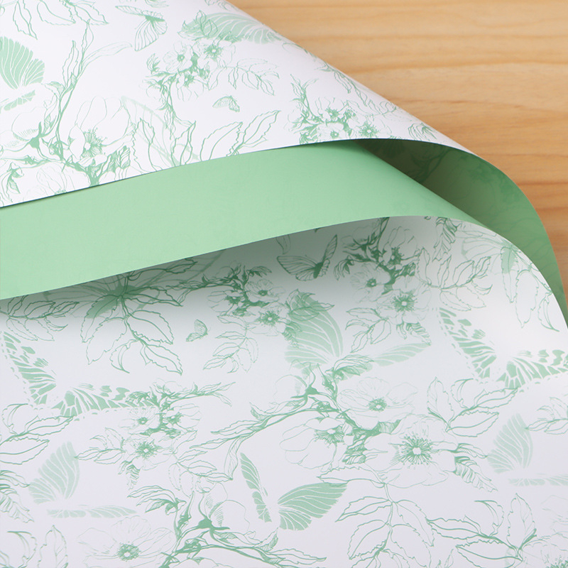 Gėlių įvyniojimo popierius, drugelių puokštės raštas, BOPP medžiaga, 20 lapų pakuotėje