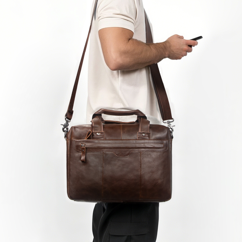 Biznesa soma no īstas ādas ar retro akcentu, pirmais slānis liellādas ādas, zīmols J.M.D, ūdensnecaurlaidīga un izturīga