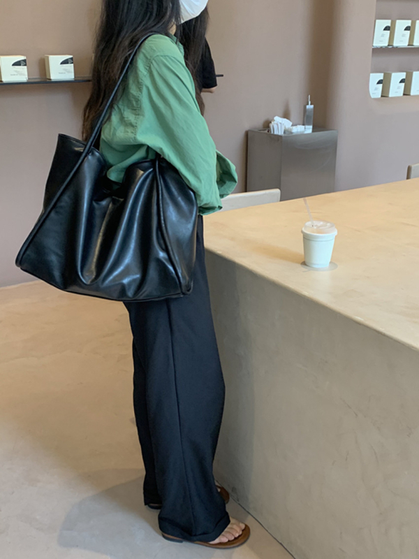 Yuri PU bőr Tote táska, Nagy kapacitású, Városi minimalist stílus, Horizontális négyzet alak, Mágneses zár