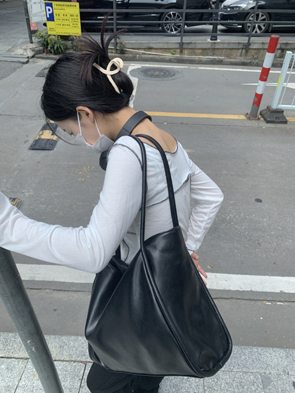 Yuri PU bőr Tote táska, Nagy kapacitású, Városi minimalist stílus, Horizontális négyzet alak, Mágneses zár