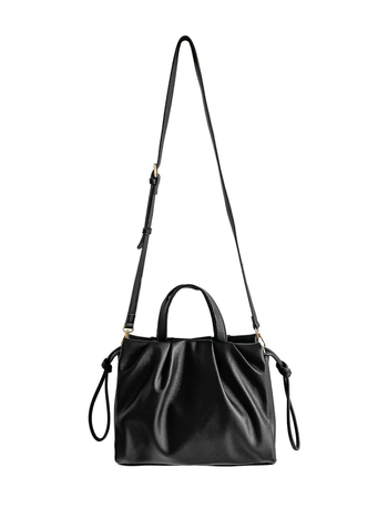 Női crossbody táska, nagy kapacitású, puha PU bőr, plisírozott dizájn, mágneses zárás, függőleges négyszögletes forma, belső cipzáras rekesz, telefonrekesz, azonosító rekesz, poliészter bélés, nyári 2025 megjelenés