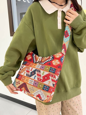 Jacquard anyag táskákhoz és ruházathoz — virágos mintázat, pamut és len; bélés poliészter; táska formája: dumpling; zárás: cipzár; belső zseb cipzárral