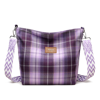 Crossbody táska, városi egyszerű stílus, nylon anyag, horizontális négyzet alakú forma, cipzáras nyitás, belső cipzáras zseb