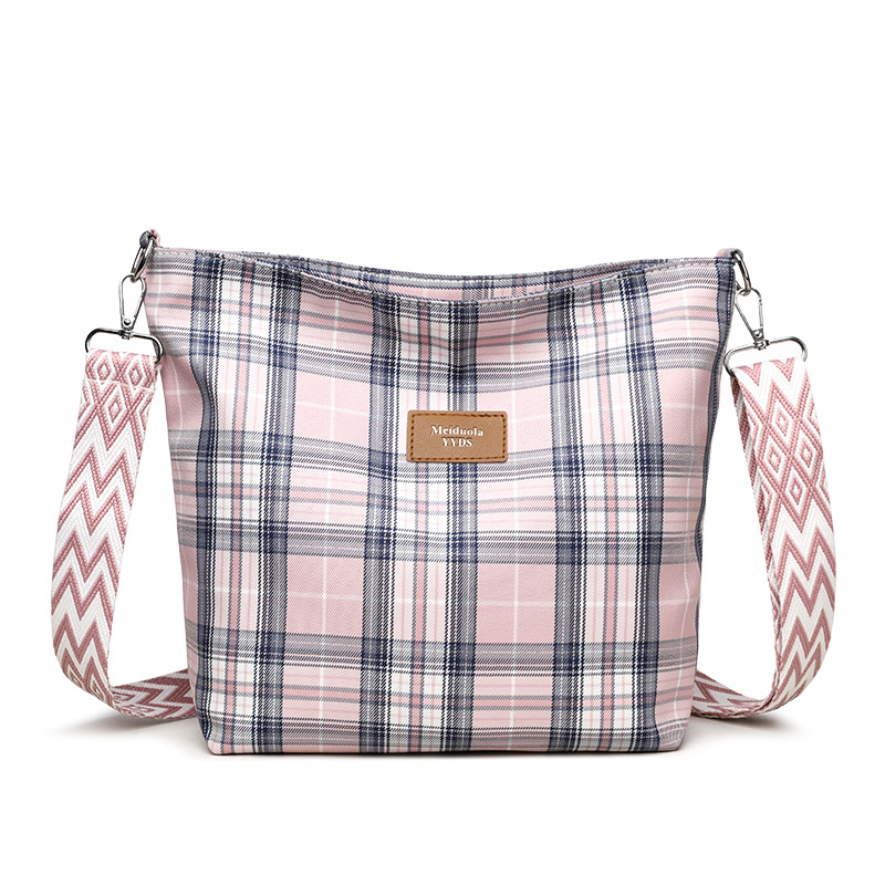 Crossbody táska, városi egyszerű stílus, nylon anyag, horizontális négyzet alakú forma, cipzáras nyitás, belső cipzáras zseb