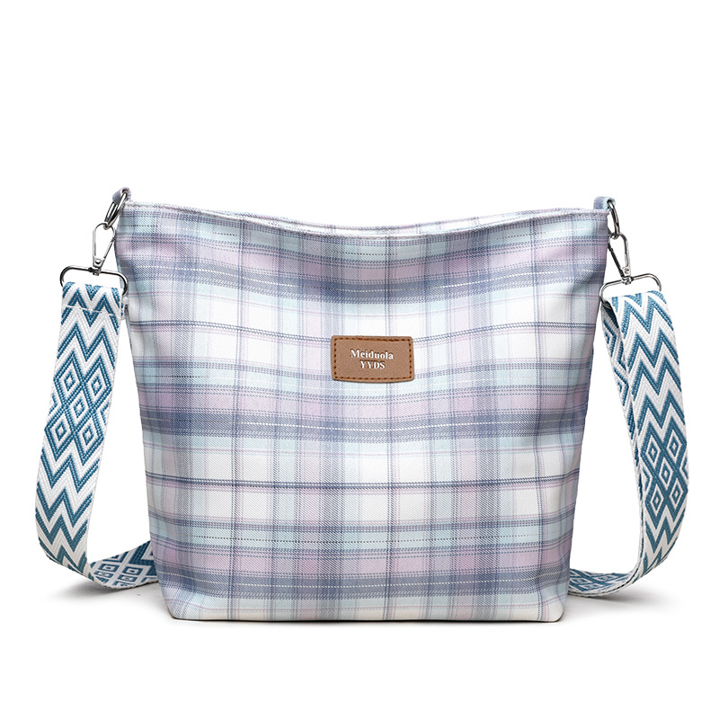 Crossbody táska, városi egyszerű stílus, nylon anyag, horizontális négyzet alakú forma, cipzáras nyitás, belső cipzáras zseb