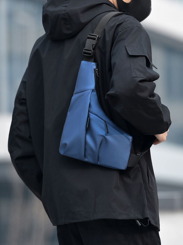 Мъжка поясна чанта за кръст, изработена от Oxford плат, водоустойчива и износоустойчива, подплата полиестер.