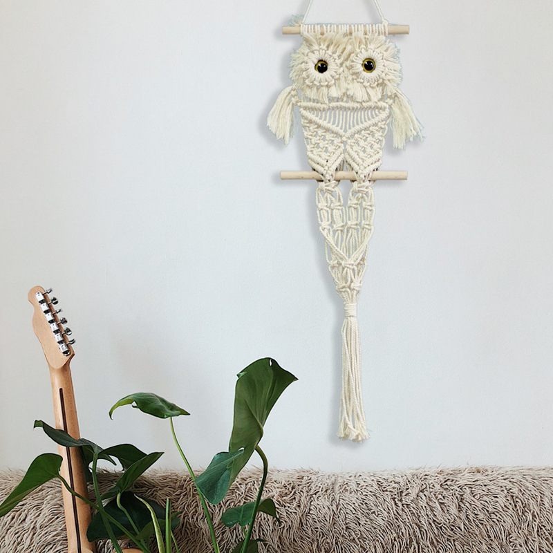 Sova goblena, rokām adīta no kokvilnas, apaļš formā ar apļa rakstu, piemērots dzīvojamai istabai un guļamistabai.